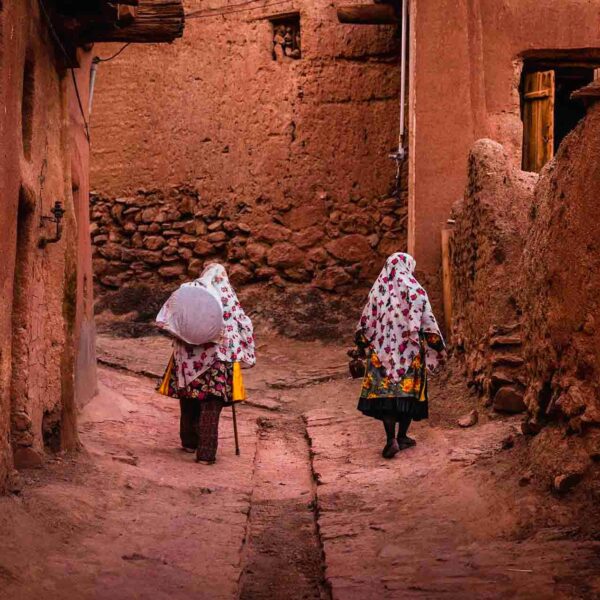 כפרים קדומים באיראן: אלף שנה בין הרים, מדבר וזיכרון היסטורי