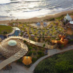 אדריכלות איקונית על מצוק בבאלי: Luna Beach Club Bali