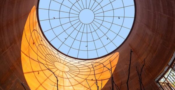 קנגו קומה הפך אתר תעשייתי מנוכר, לפארק עירוני אמנותי ב-Hangzhou