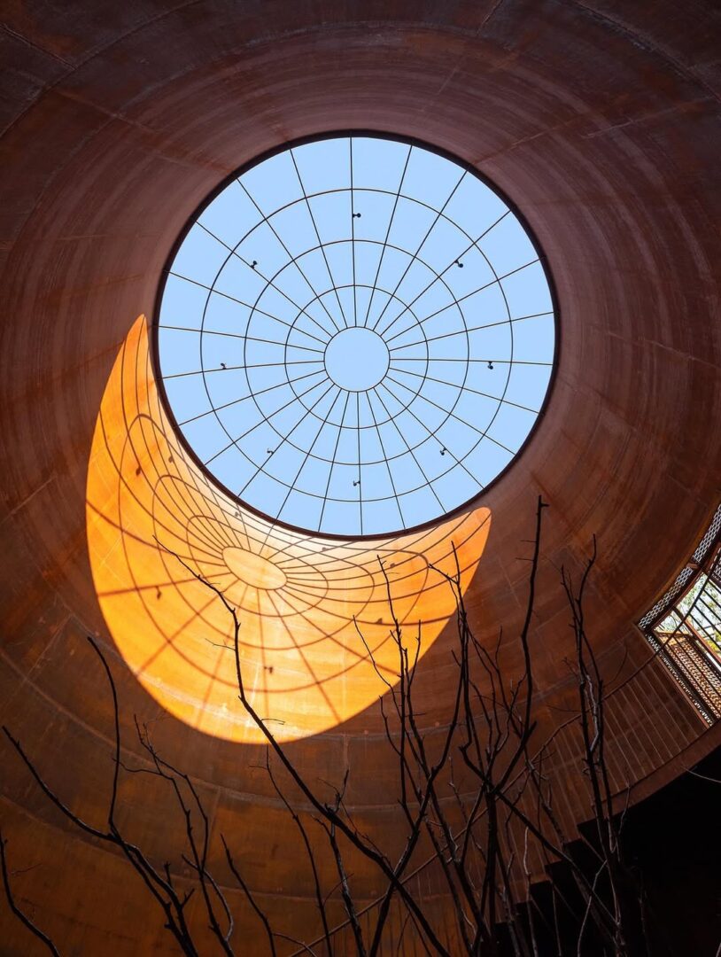 קנגו קומה הפך אתר תעשייתי מנוכר, לפארק עירוני אמנותי ב-Hangzhou