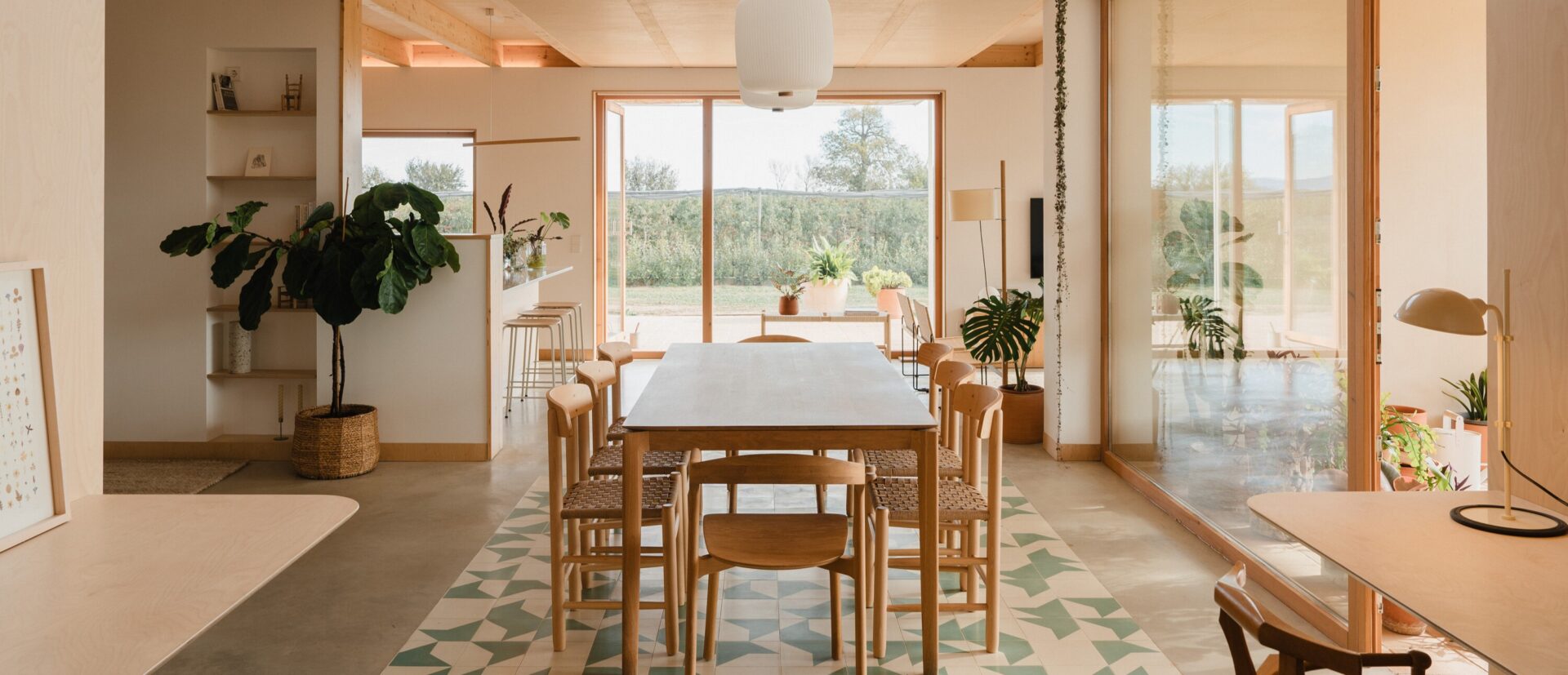 בית שצומח מן האדמה: בית של אדריכלית בקטלוניה