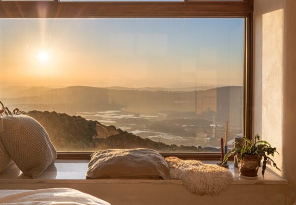 הבית בהררית: ממסגר את הנוף ומכניס את הטבע פנימה