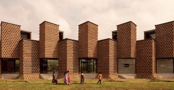 מסעדה מ-12 מכולות, בהודו