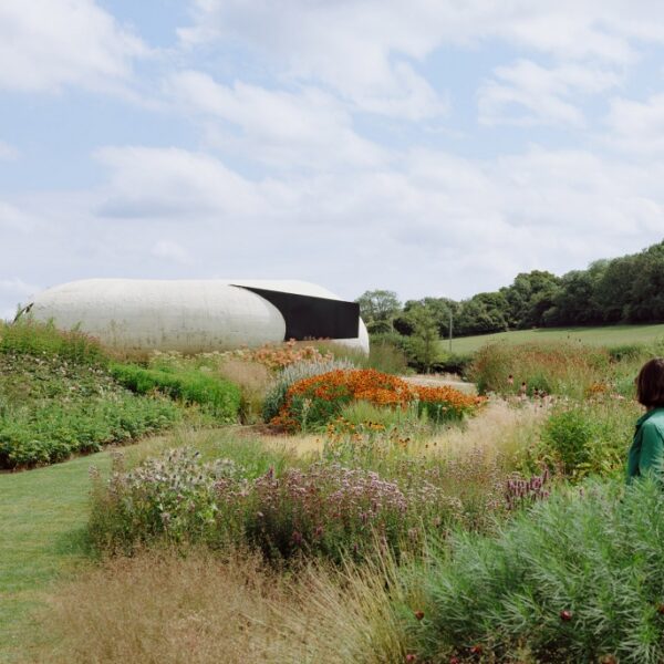 בין שקט לביקורת: מבט על עבודתו של Smiljan Radić, זוכה פרס פריצקר 2026