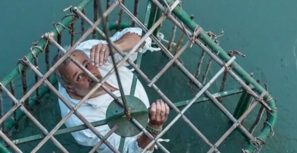 העיירה באיטליה שבה מכניסים פוליטיקאים לנהר כעונש