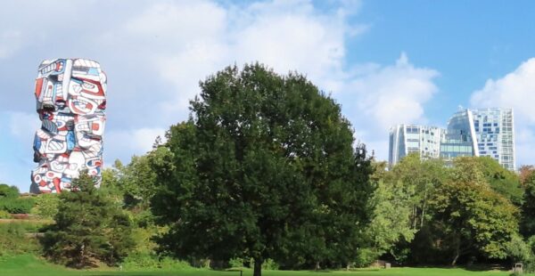 יצירת אמנות ציבורית המסקרנות בעולם נפתחת מחדש למבקרים