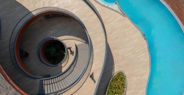 מתחם אירוח המשתלב בנופים המרהיבים של הודו