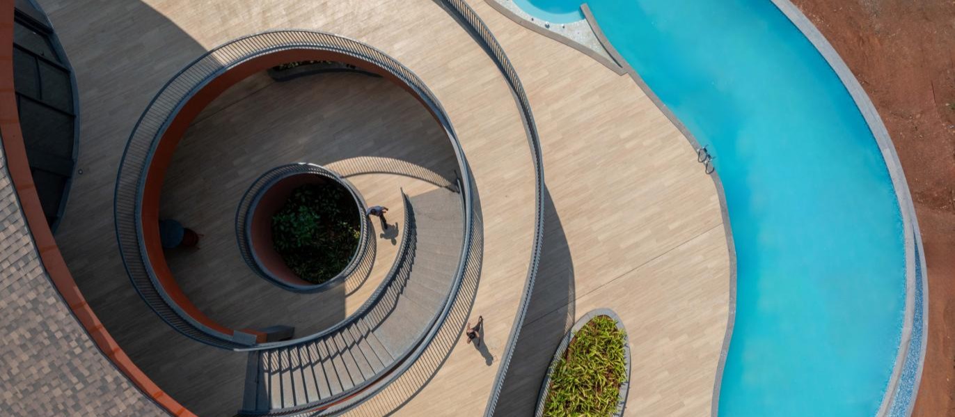 מתחם אירוח המשתלב בנופים המרהיבים של הודו