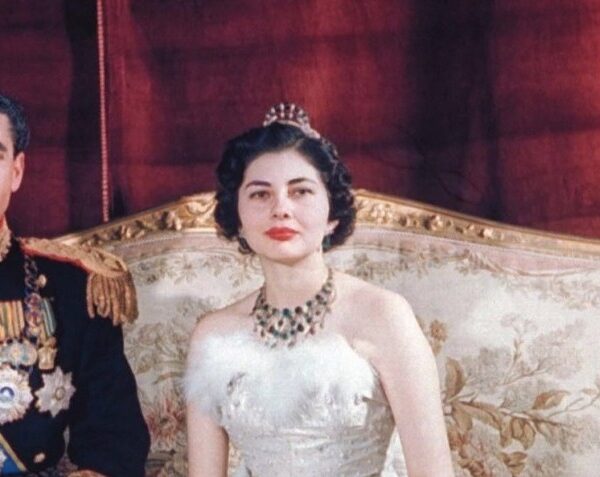 האגדה הנוצצת של מלכת איראן – והסוף הכואב