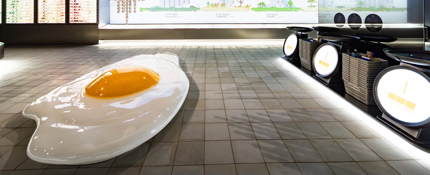 נברשת מ-28,000 ביצים בביתן האקספו באוסקה יפן