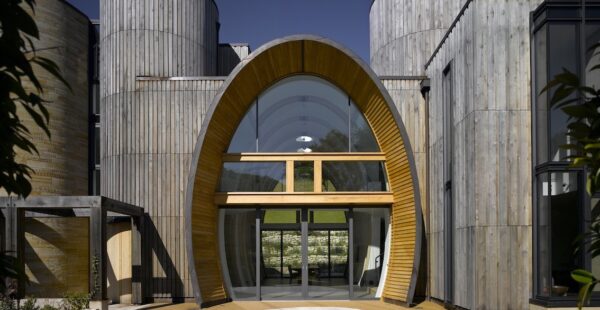 בין רומנטיקה כפרית לעיצוב עכשווי