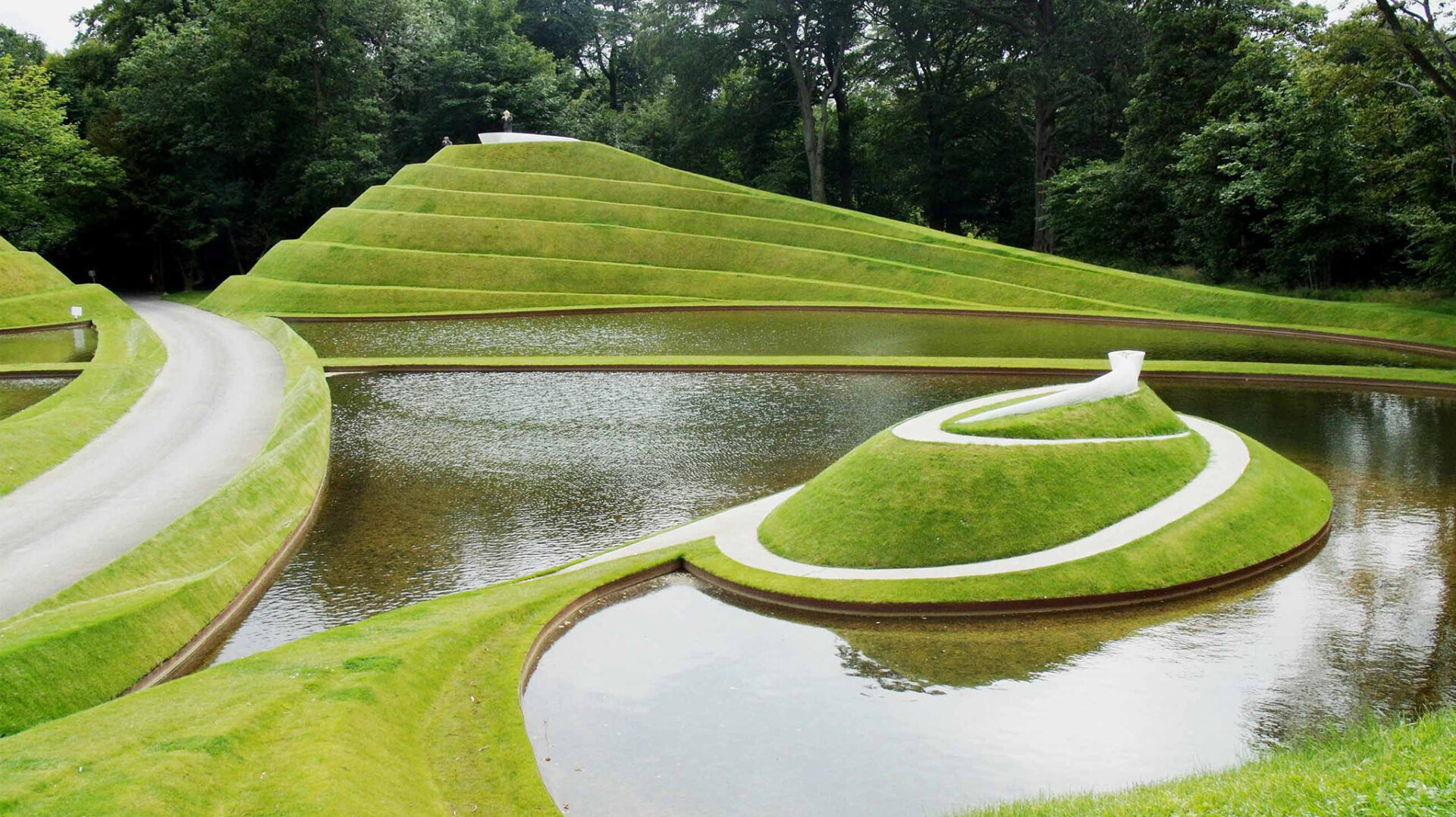 כשהמדע הופך לנוף: גן שמתרגם רעיונות לחוויה