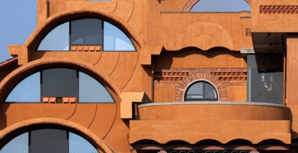 בית בהודו מגדיר מחדש יוקרה בעידן האקלים