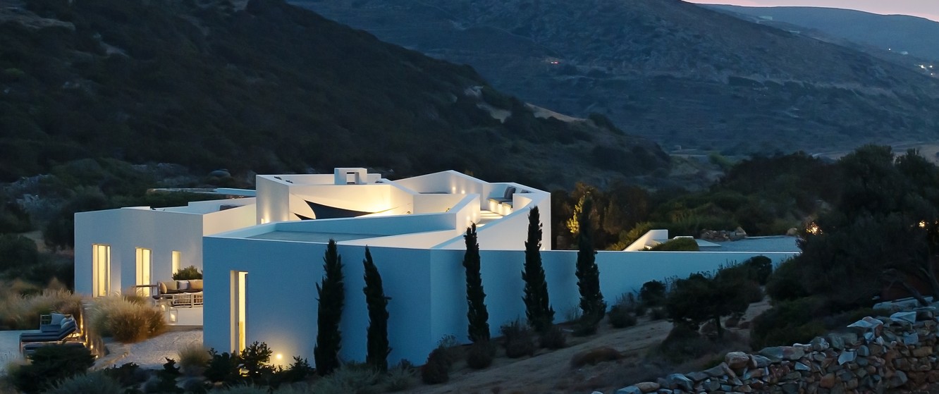 באי היווני Paros האדריכלות היא חלק מהנוף