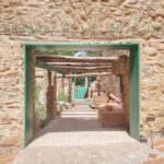 שיקום עדין בלב הנוף: פרויקט ההתחדשות של La Artejuela בספרד