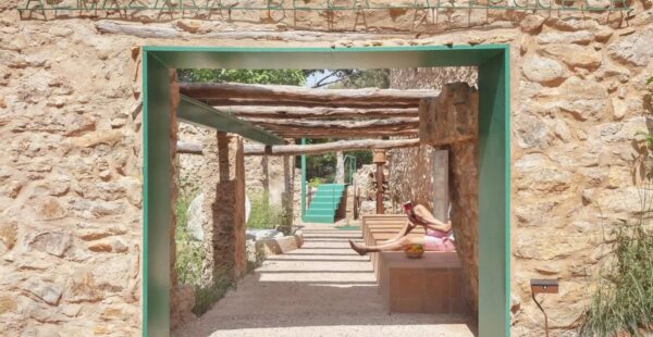 שיקום עדין בלב הנוף: פרויקט ההתחדשות של La Artejuela בספרד