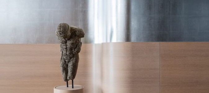 הדירה של המעצב גיורא אהרוני בצ'לסי, ניו-יורק