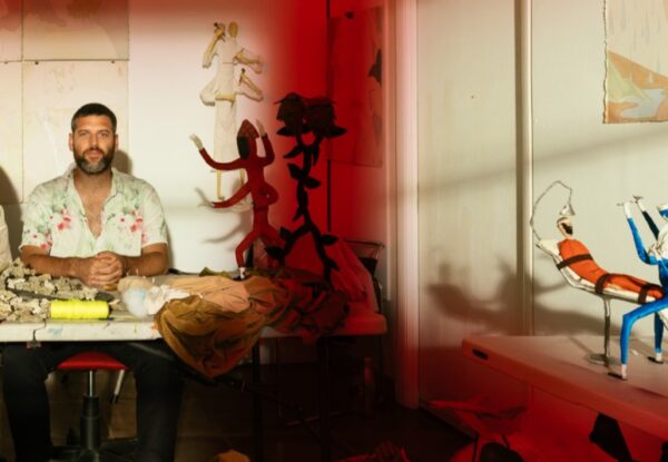 בין הומור לאפלה: חליל בלבין ומרב קמל על יצירה זוגית, חומר מתפרק והחיים בתוך המיצב