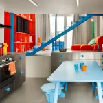 דירת 40 מ"ר כמו בסרט מצוייר: מקסימליזם שובב בלב פריז