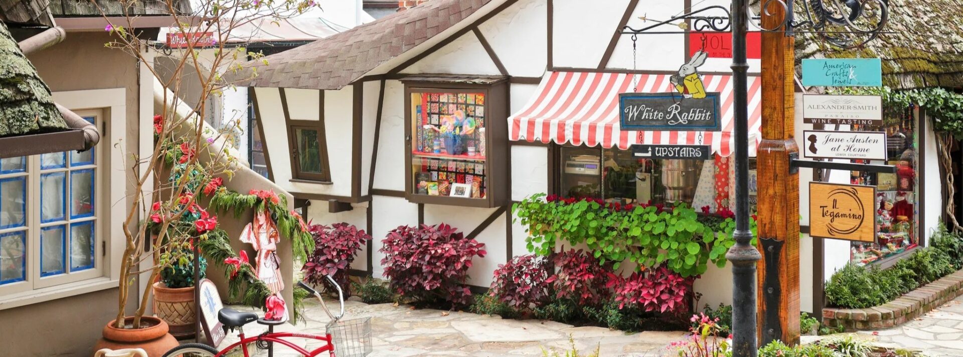 חמש עיירות קטנות עם סיפור גדול: מסע בין פנינים נסתרות ברחבי העולם