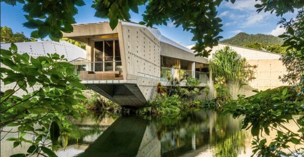 בית היוקרה שמרחף מעל יער הגשם באוסטרליה