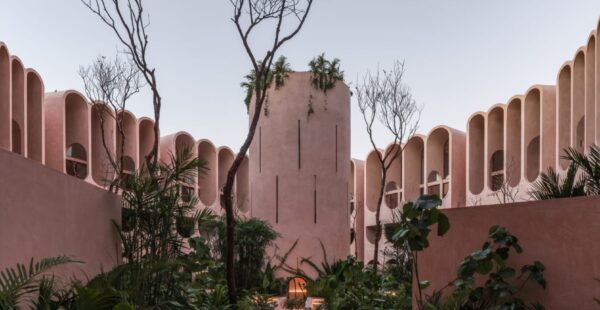 כפר אנכי בג’ונגל: Babel בטולום מגדיר מחדש מגורים בני־קיימא