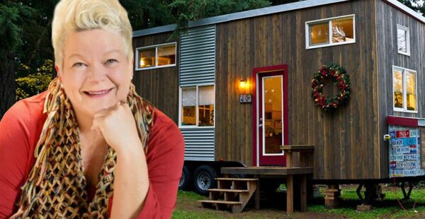 בנתה בעצמה את בית החלומות שלה, בתקציב זעיר – וכעת בונה לאחרים