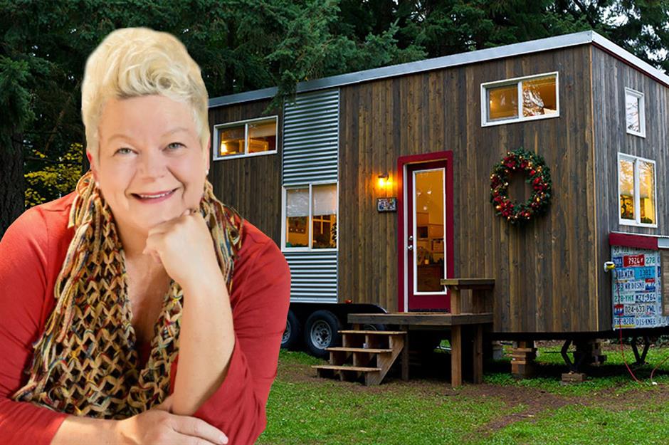 בנתה בעצמה את בית החלומות שלה, בתקציב זעיר – וכעת בונה לאחרים