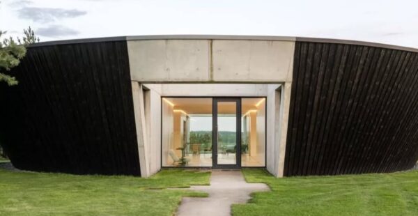 אדריכלות מעגלית בלב הנוף