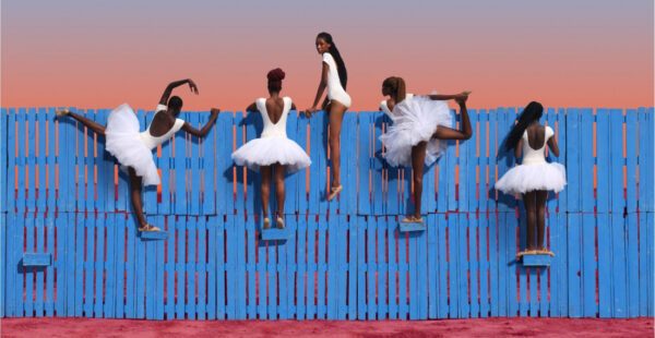 נסיך שחור עם אמירה צבעונית: הצילום של Prince Gyasi