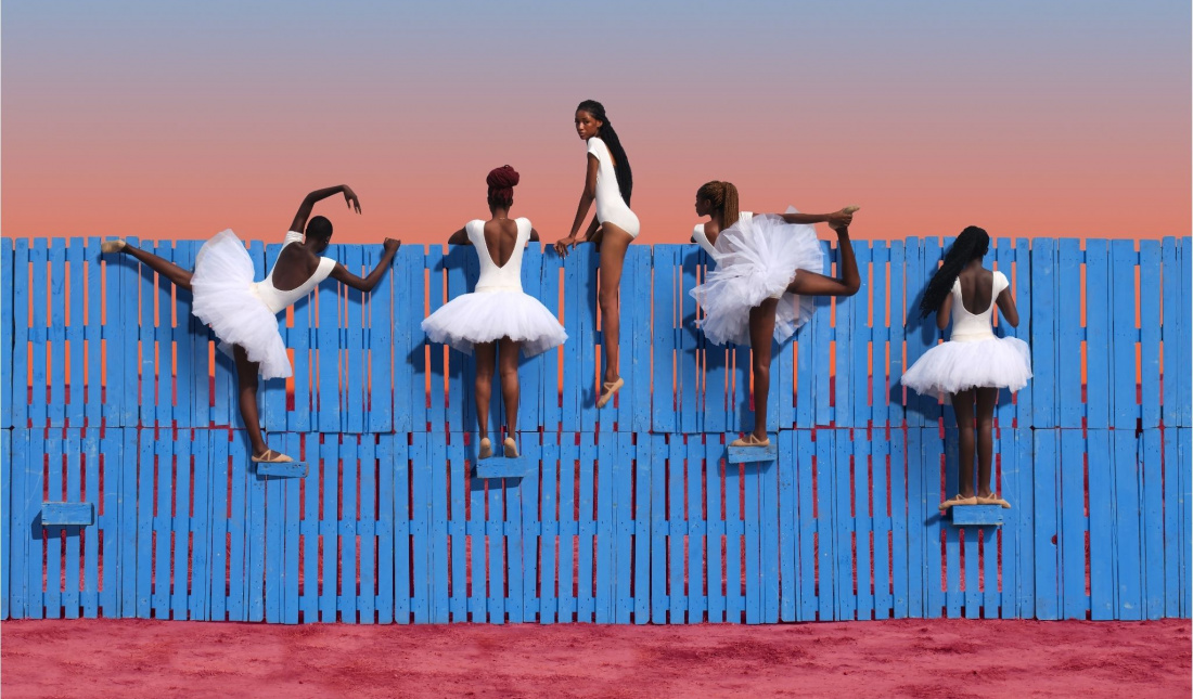 נסיך שחור עם אמירה צבעונית: הצילום של Prince Gyasi