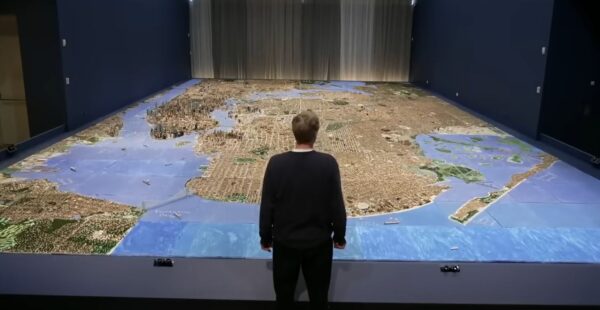 נהג משאית בנה ב-20 שנה דגם של כל מבנה בניו-יורק