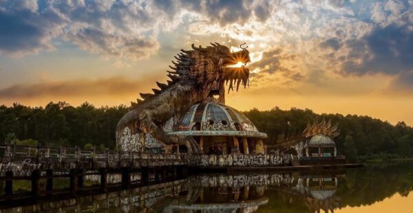 המיסתורין של פארק מים הנטוש שהפך לאתר עלייה לרגל 