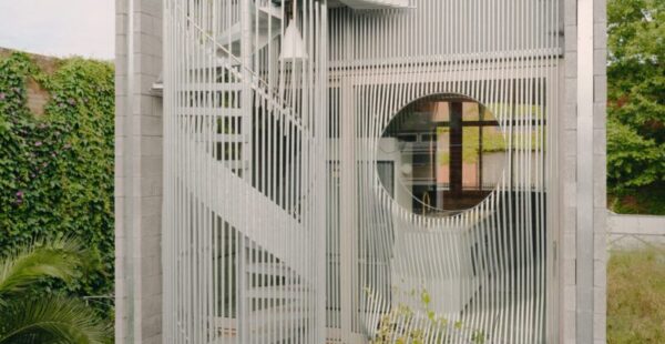 בית במקום חניה: ניסוי מגורים קטן עם אמירה גדולה