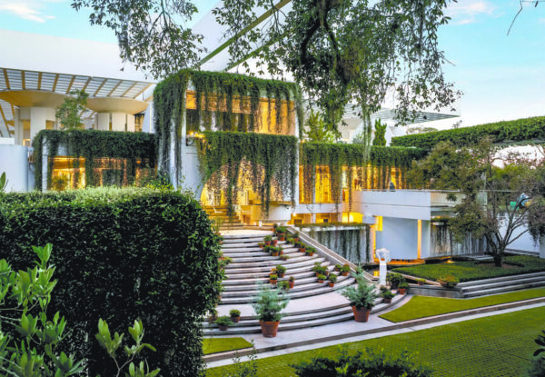 מבית שנוי במחלוקת לאייקון נדל״ן: אחוזת ג’ון פורטמן שנמכרה במיליונים