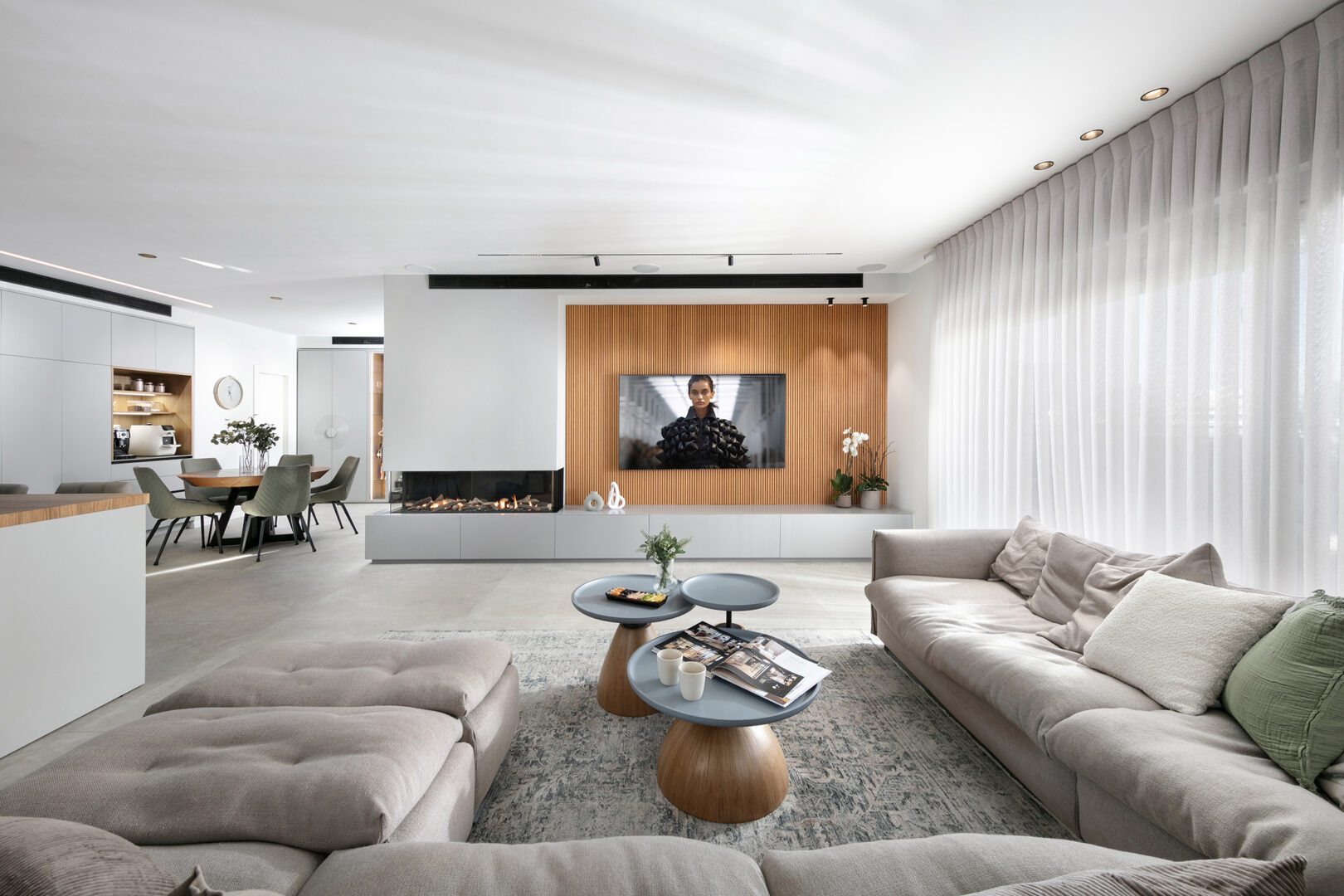 חלום עירוני עם תחושת קרקע: פנטהאוז ביבנה שמרגיש כמו בית פרטי