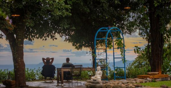 בין ערפל להשראה – בית הנופש שנולד מחיים שלמים של געגוע