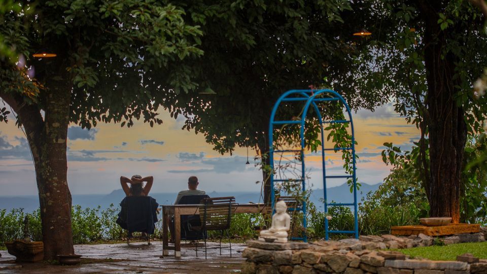 בין ערפל להשראה – בית הנופש שנולד מחיים שלמים של געגוע