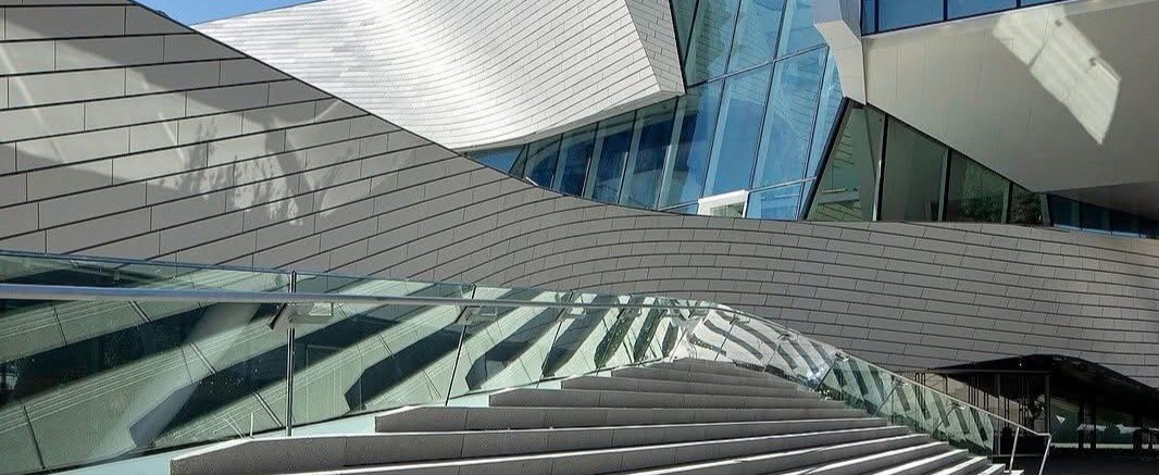 כשמוזיאון הופך לעיר קטנה של אמנות: Orange County Museum of Art