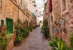 אחת הפנינות הקסומות של האי הספרדי Mallorca – העיירה Valldemossa