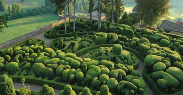 הגנים הצרפתיים שנראים כמו חלום ירוק מרחף: Les Jardins de Marqueyssac