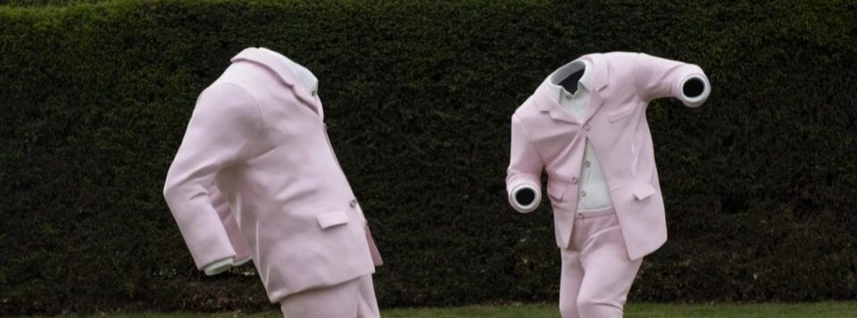 האמן שהפך את האבסורד לפסל: Erwin Wurm