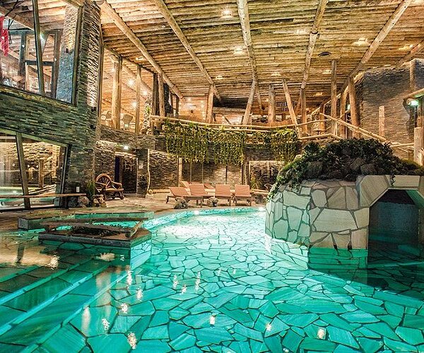 מלון בטבע פראי וספא שנחצב בין סלעים: Hotel & Spa Resort Järvisydän, פינלנד