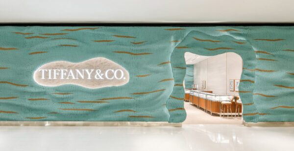 האחים Campana יצרו "קופסת תכשיטים ארוגה" לחנות Tiffany ב־São Paulo